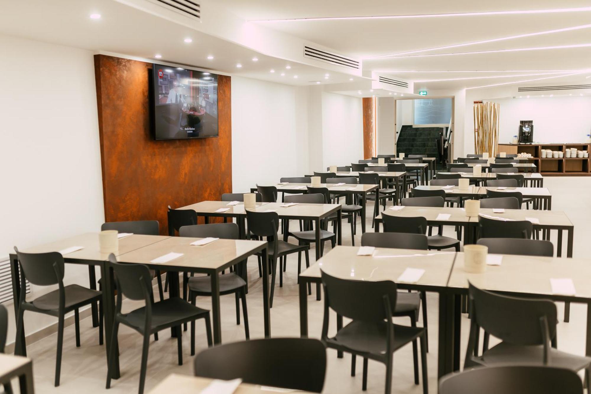 Hotel President Vasto Exterior photo